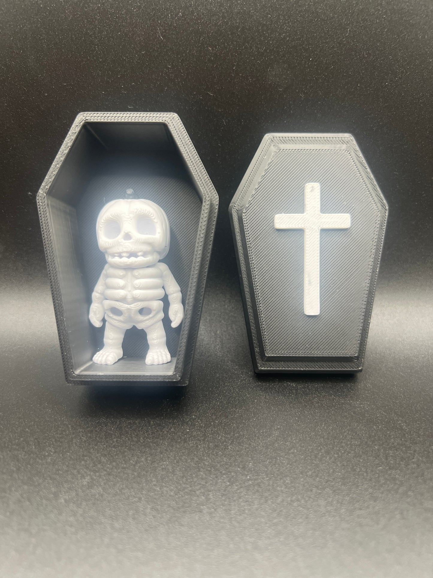 Coffin with skeleton